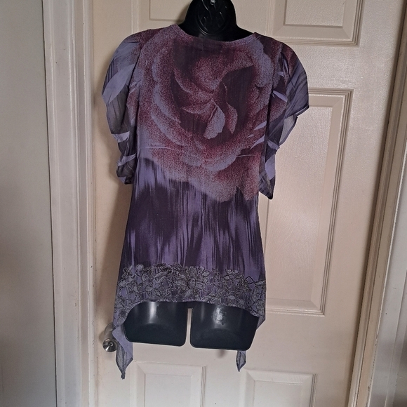 One world blouse size small - Picture 2 of 3